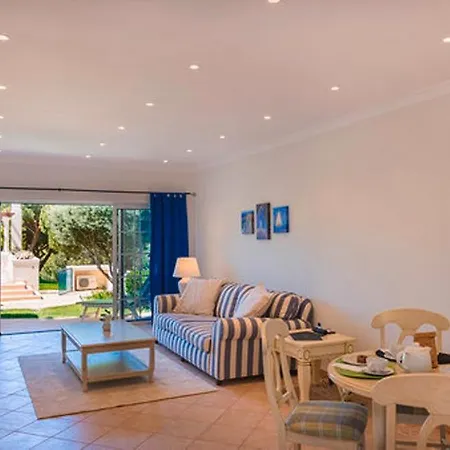 Oceans 8 Duplex * Almancil